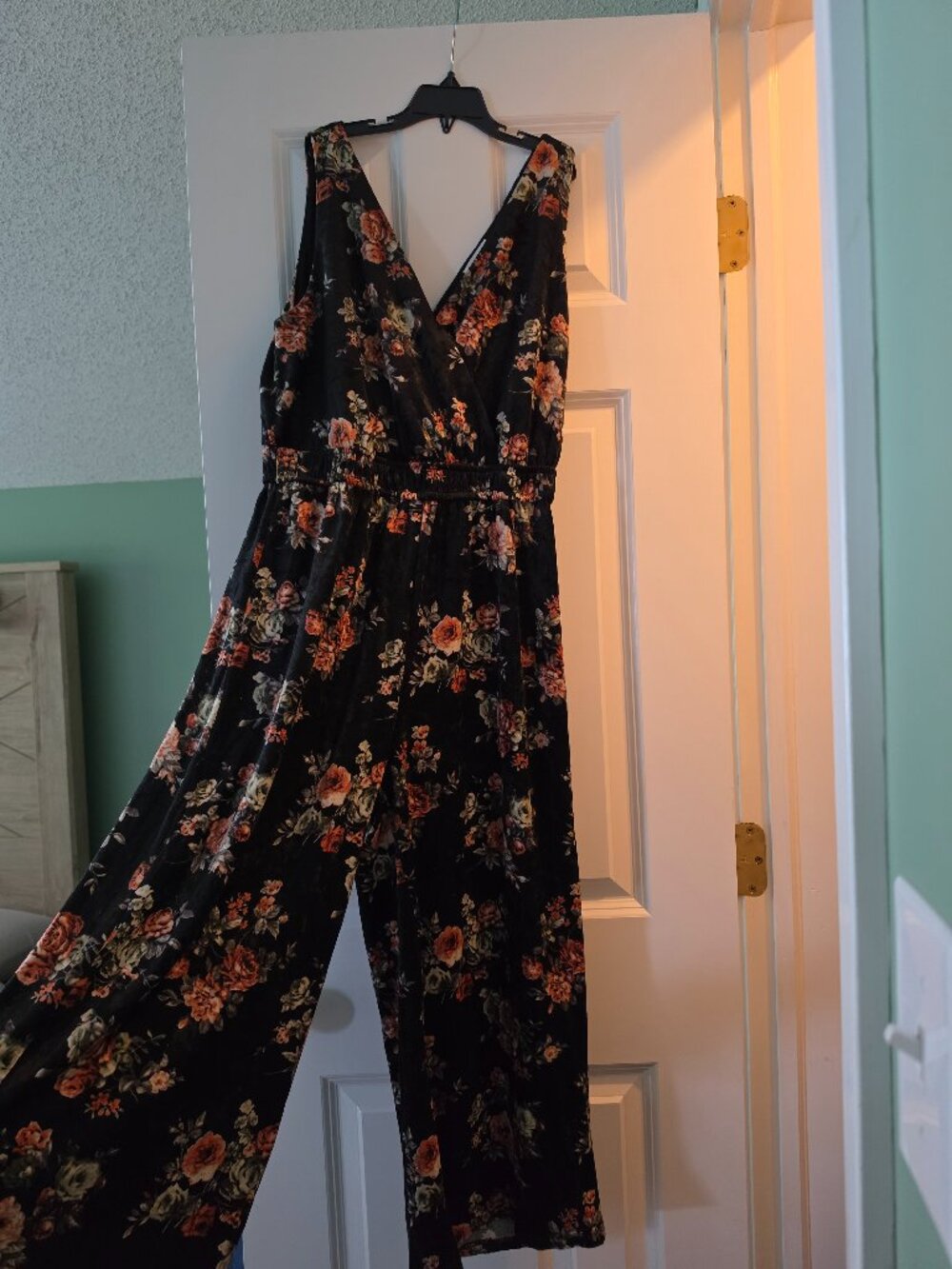Velour sleeveless pantsuit jumper